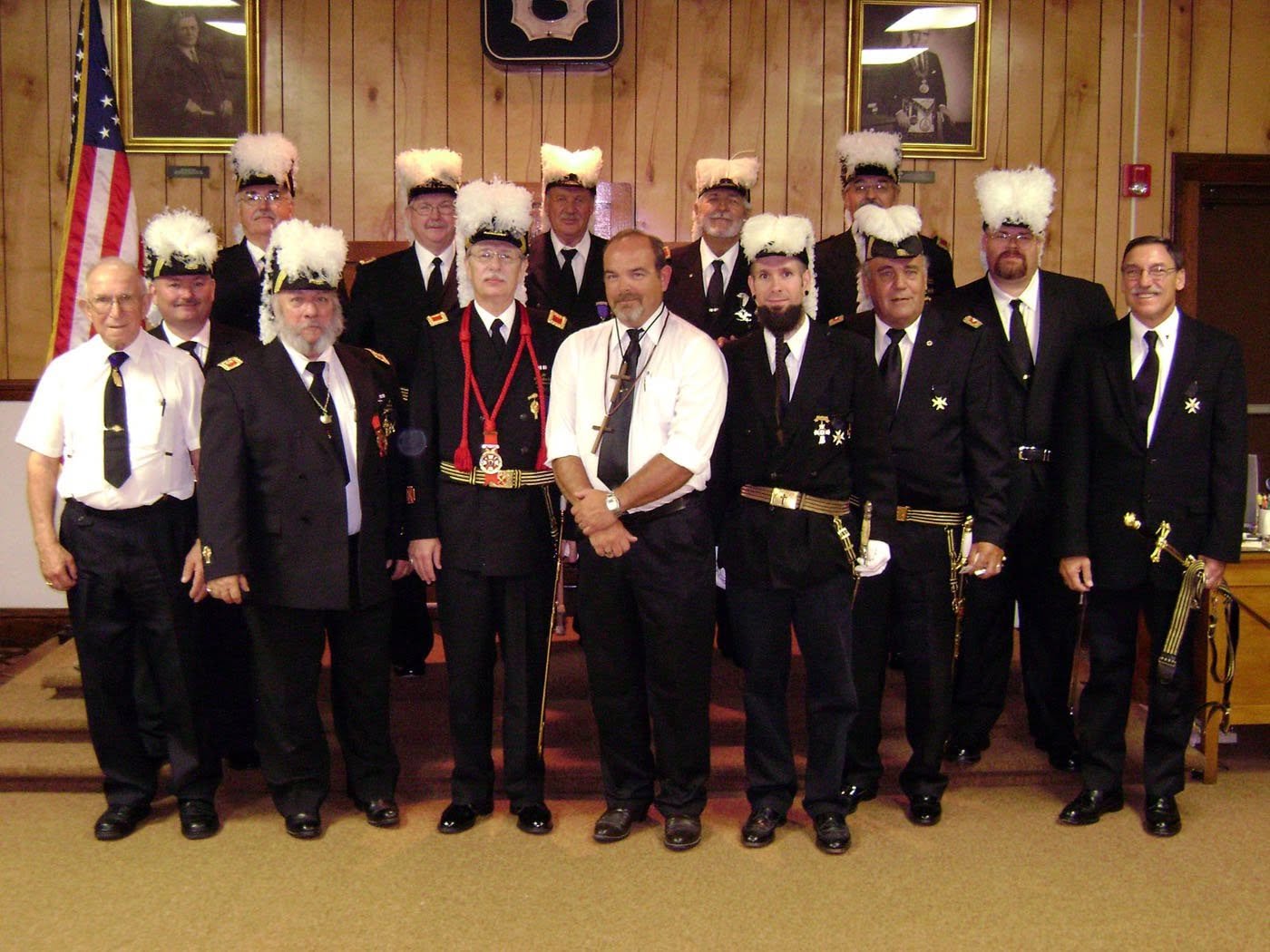 Sir Knights of St. Omer Commandery No. 19 in uniform with York Rite Companions in the King Lodge room