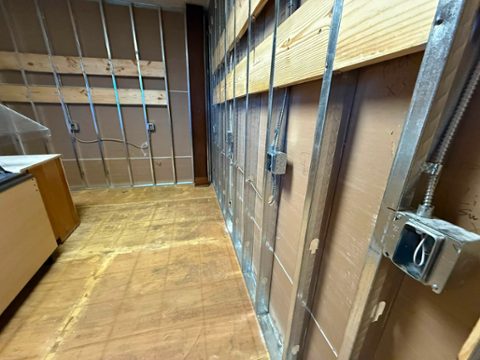 Over the past several weeks, King Lodge has been hard at work renovating the first floor&hellip; (photo 4)